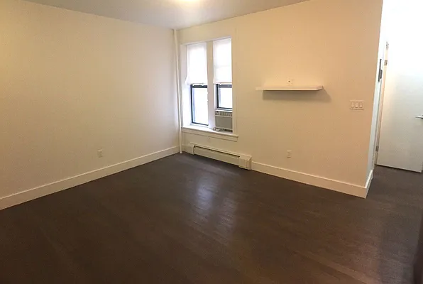 Rented by Reeves Real Estate Group Inc | media 19