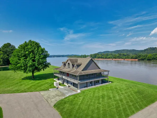 9176 S Pleasant HWY, St. Marys, WV 26170
