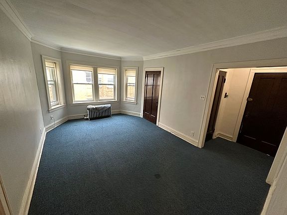 2nd image of 6422 N Richmond St #2B