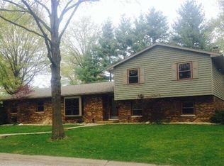 2901 Selkirk Ln, Quincy, IL 62305