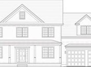 91 Arch St, Needham, MA 02492