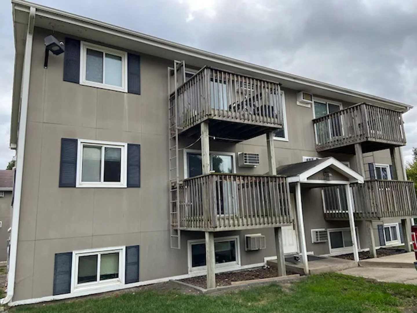 1114-1124 Vine Street — Photo 1