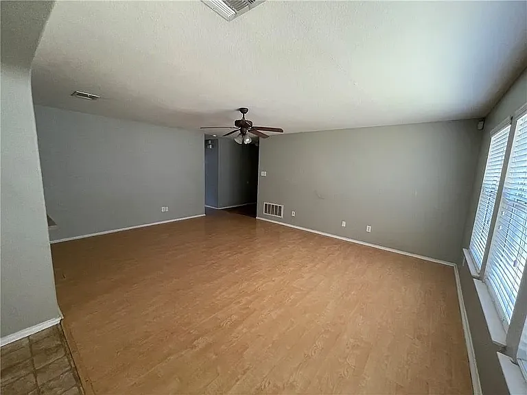 1025 Apollo Cir — Photo 3