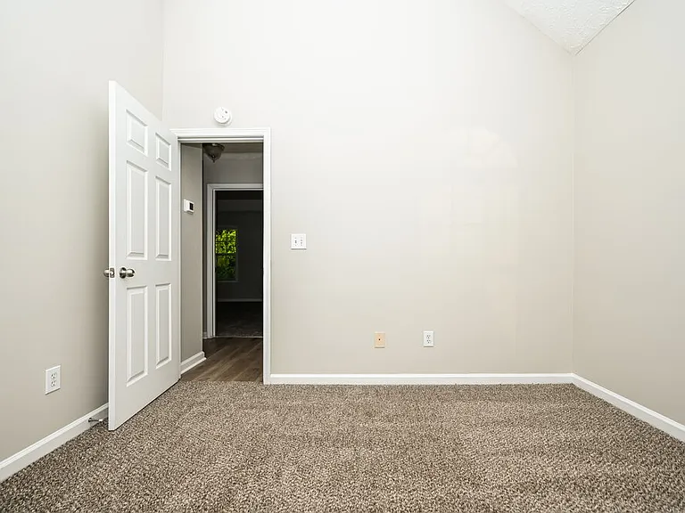 306 Fletcher Ct — Photo 9