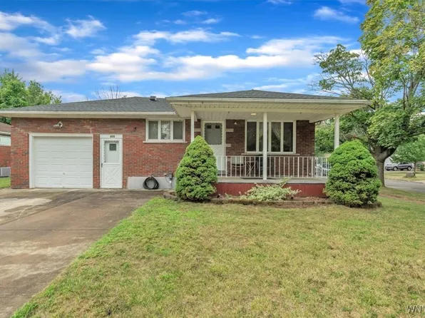 9605 Greenwald Ave, Niagara Falls, NY 14304