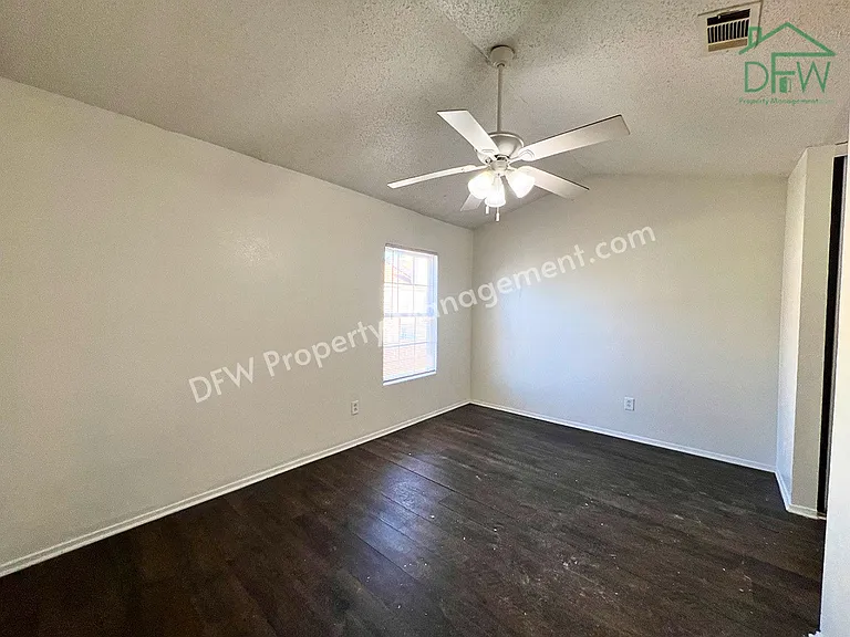 10500 Lake June Rd #H1 — Photo 7