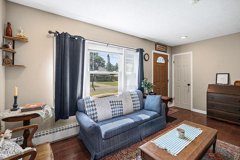 5th image of 2031 Gray Street