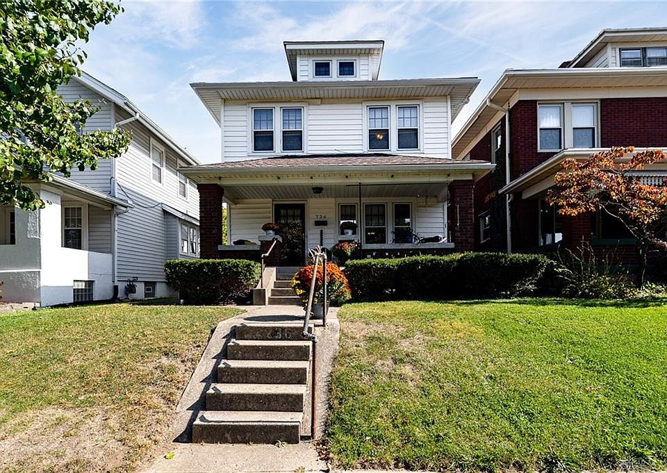 1st image of 736 Bowen St