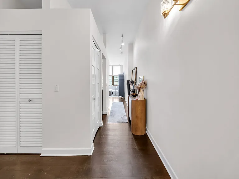 15 S Throop St #507 — Photo 15