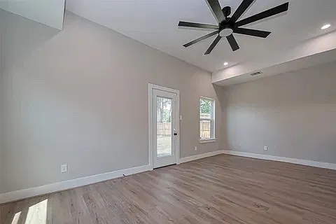 3 bed, 2.5 bath, 1500 sqft, $2,000 — Photo 3