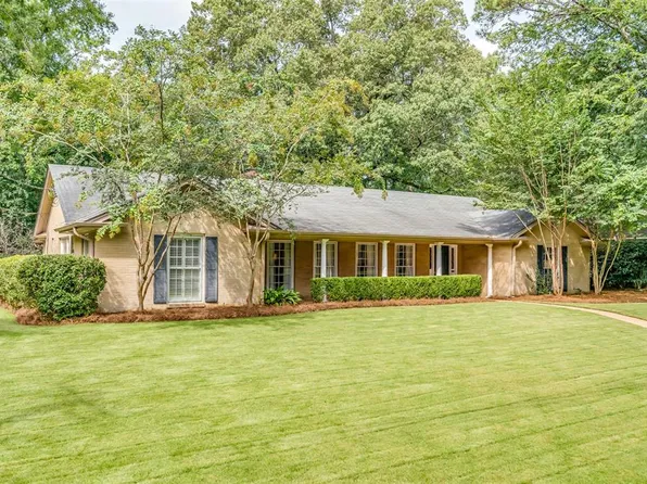 3044 Hill Hedge Dr, Montgomery, AL 36111