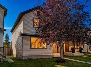 184 N Everridge Way SW, Calgary, AB T2Y 4S9