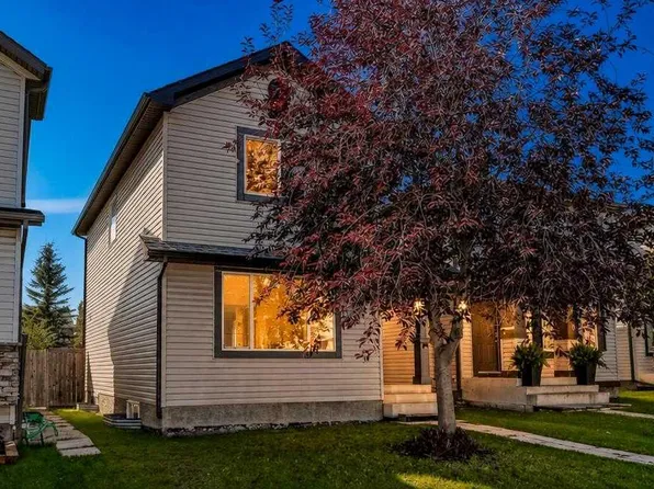 184 N Everridge Way SW, Calgary, AB T2Y 4S9