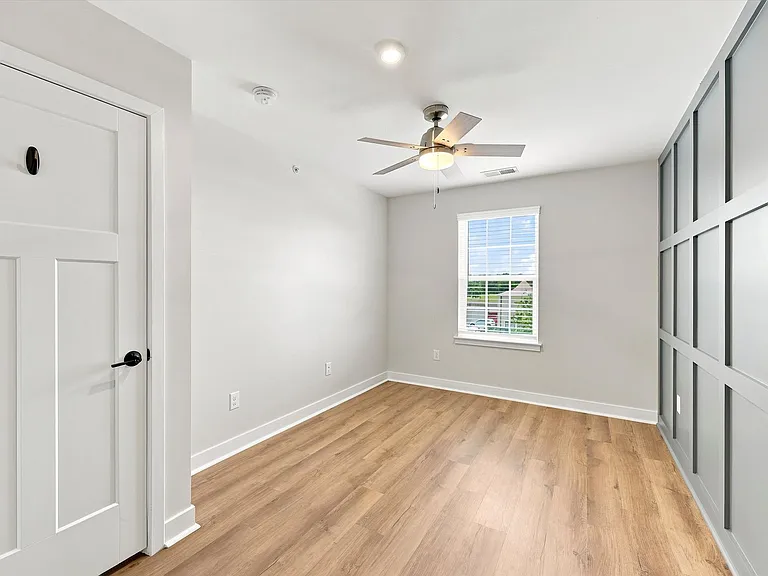 523 E Union St — Photo 18