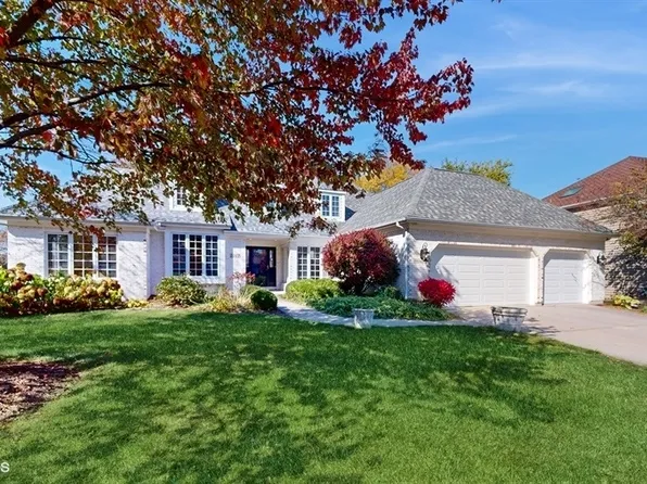1567 Pine Lake Dr, Naperville, IL 60564