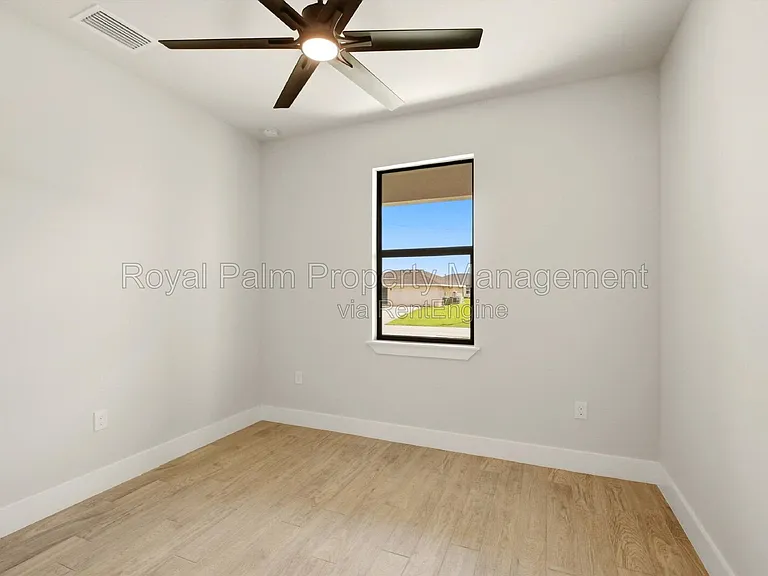 3750 NE 13th Ave — Photo 27