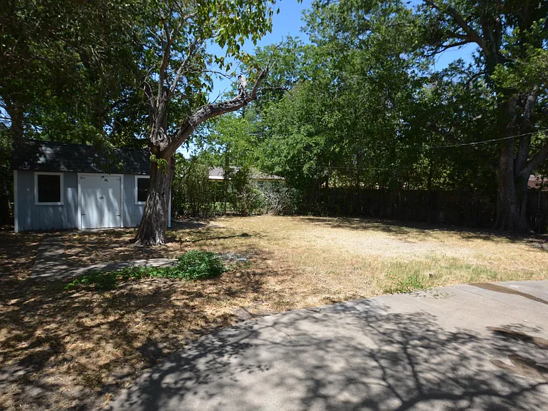 5404 Fursman Ave — Photo 6