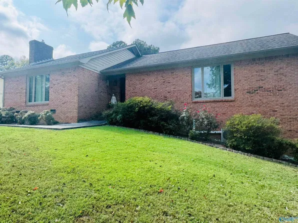 911 Violet Ave NW, Cullman, AL 35055