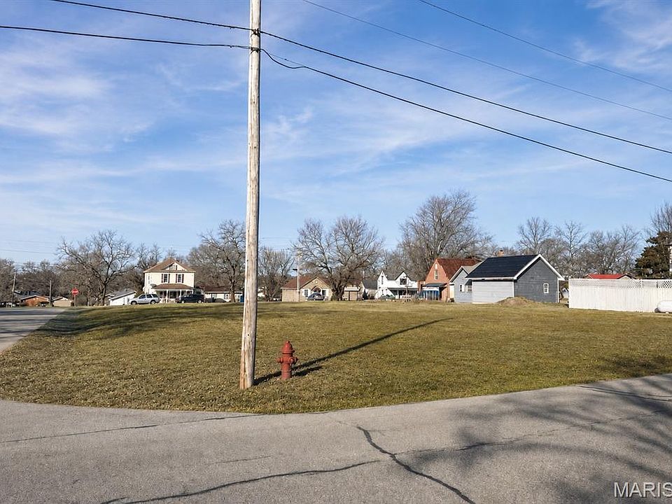 1st image of Davis St