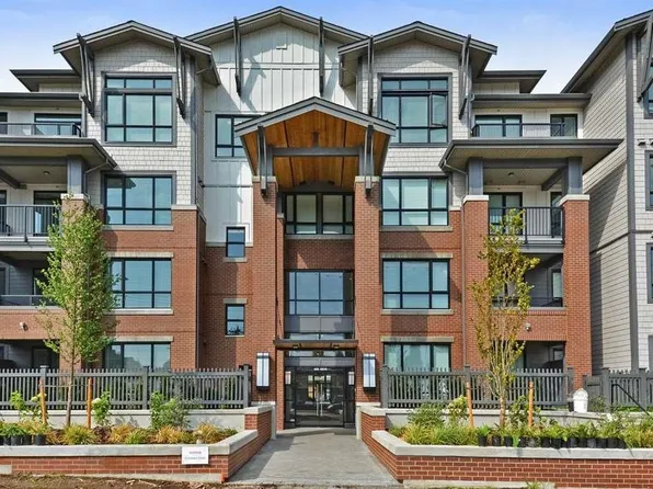 2960 151st St #305, Surrey, BC V4P 0G3
