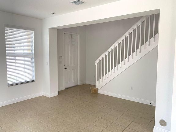 3rd image of 1405 SW 147th Ter