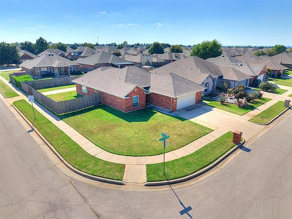 5th image of 500 SW 159th Ter