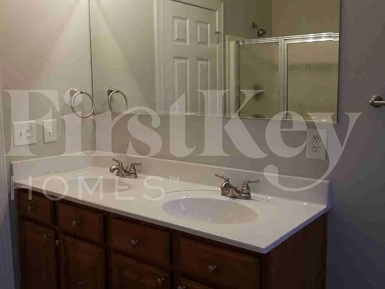 1911 Chestnut Oak Ln — Photo 35