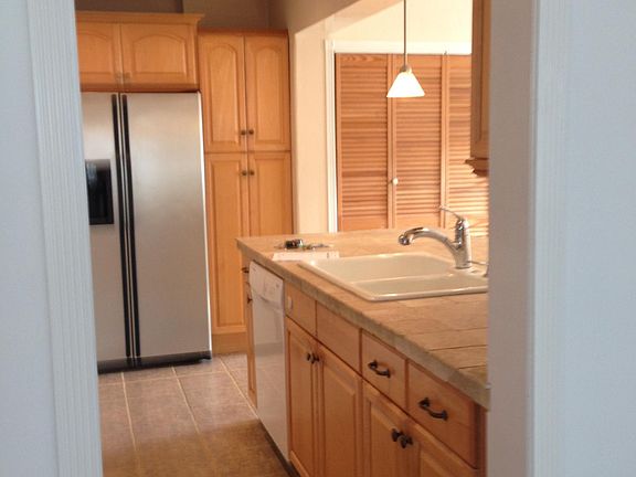 5th image of 216 Avenue H #House