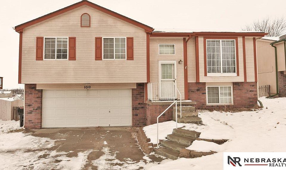 1st image of 1010 Marshall Cir