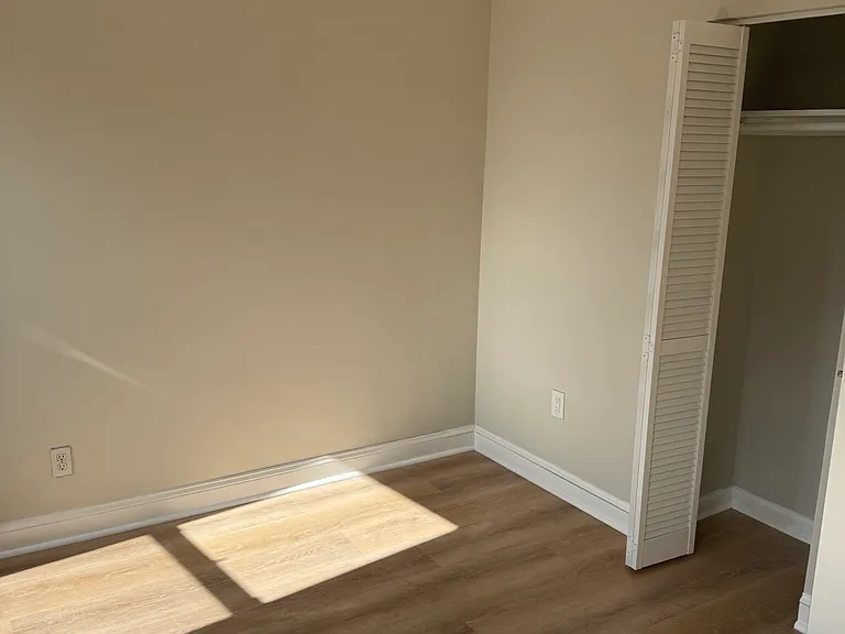 224 Hanover St #11 — Photo 17