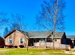 1915 Brunswick Dr, Maryville, TN 37803