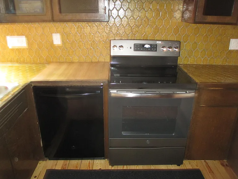 New stove & dishwasher