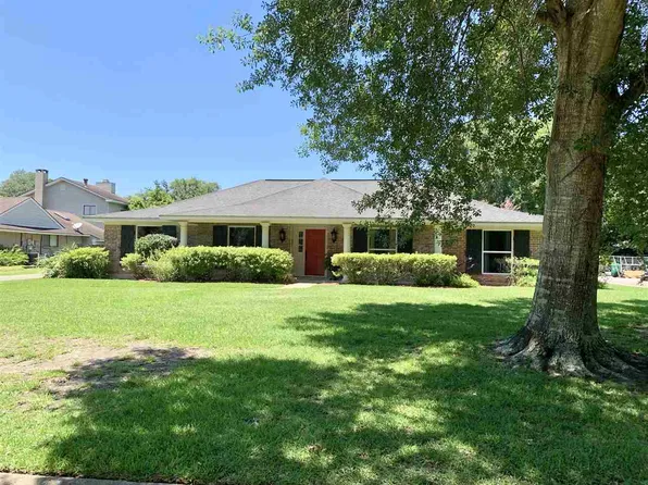 5880 Longwood St, Beaumont, TX 77707