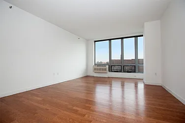 Rented by Space Marketing Shop