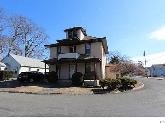 4th image of 42 Ann Ave