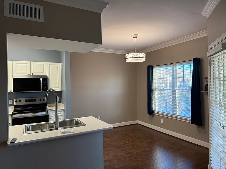 11629 Tomahawk Creek Pkwy — Photo 13