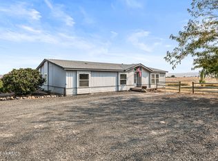 1060 Wenas View Dr, Selah, WA 98942