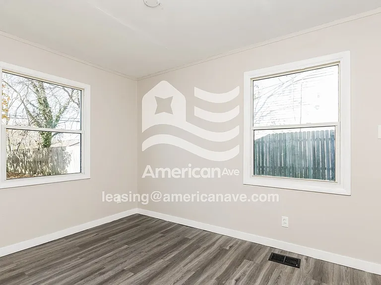 1824508_012_wm_-_bedroom_13321245.jpg