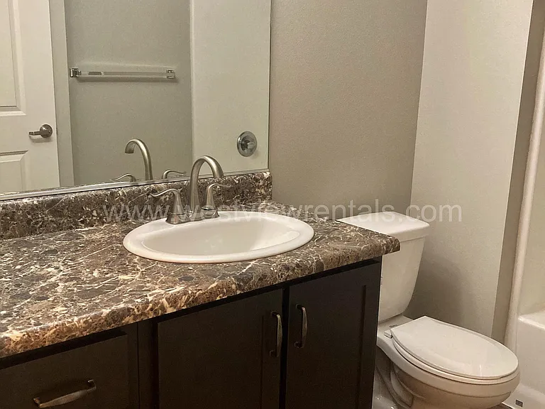 1010 Railroad Ave — Photo 419