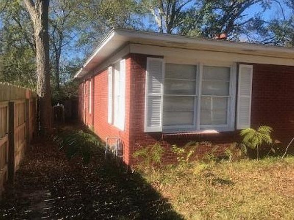 3rd image of 709 Martha Dr