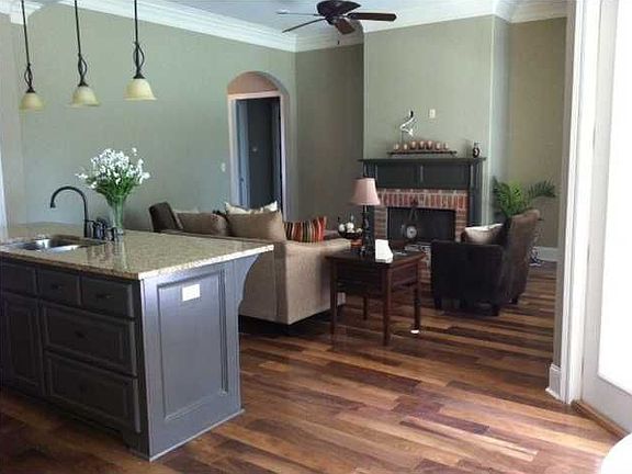 3rd image of 334 La Villa Cir