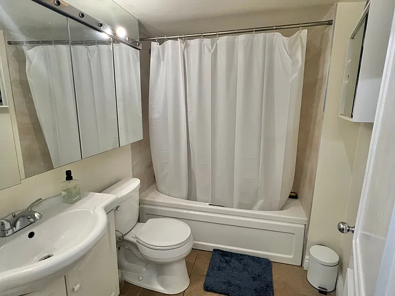1055 Bay St #1209 — Photo 12