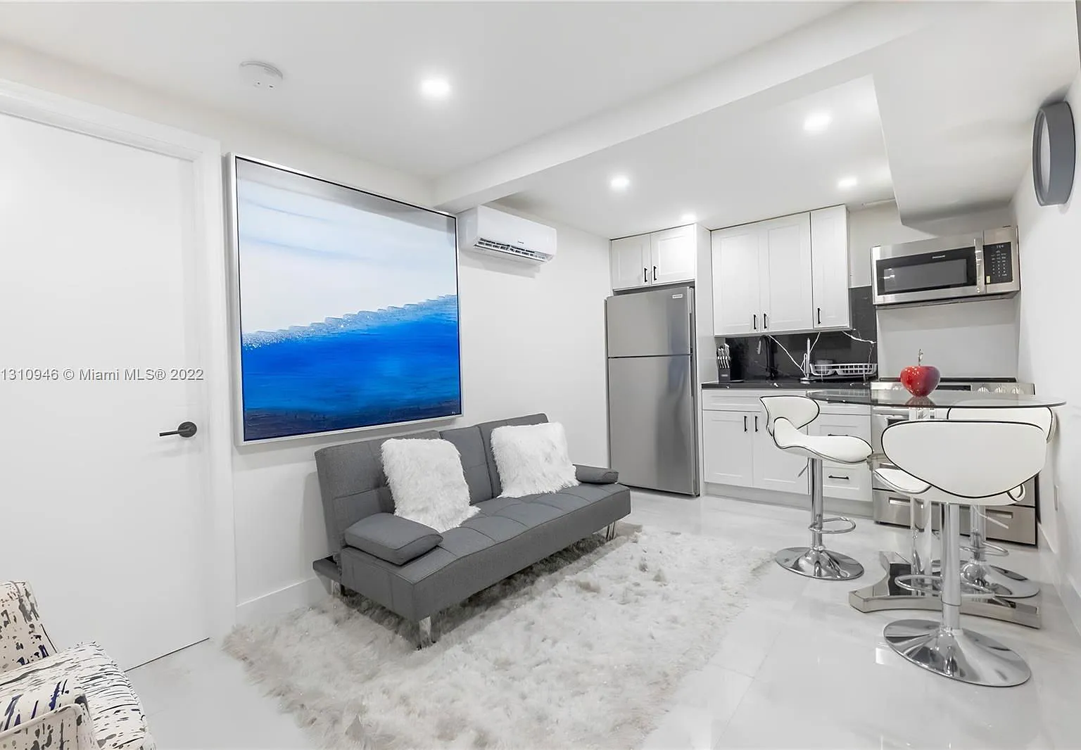 1 bed, 1.0 bath, $2,497 — Photo 2