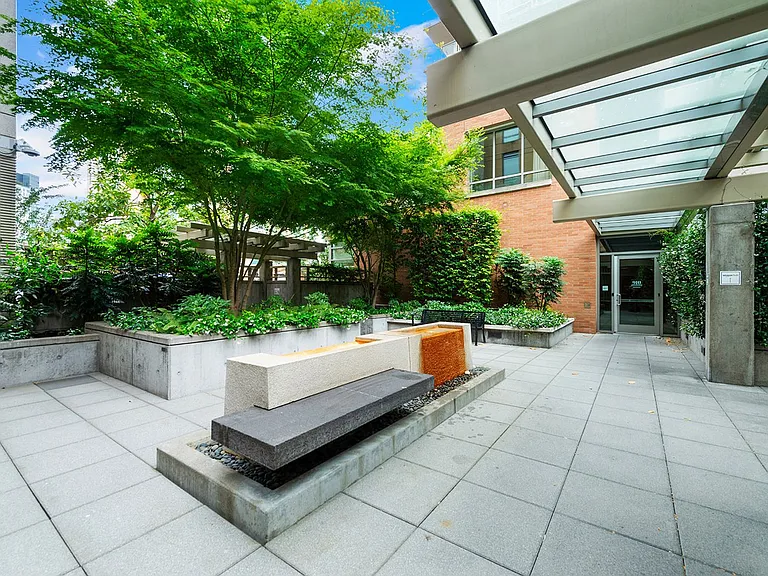 910 Lenora St #S403 — Photo 39