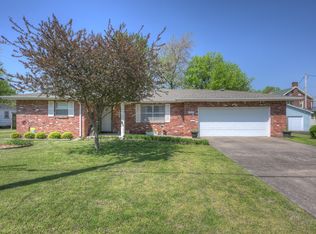 1421 Chouteau Ave, Baxter Springs, KS 66713