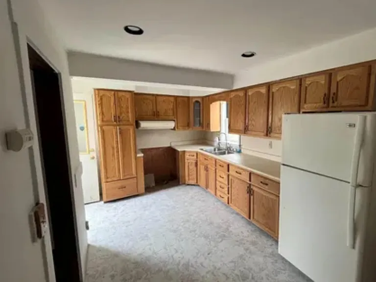 345 W Packard Ave — Photo 8