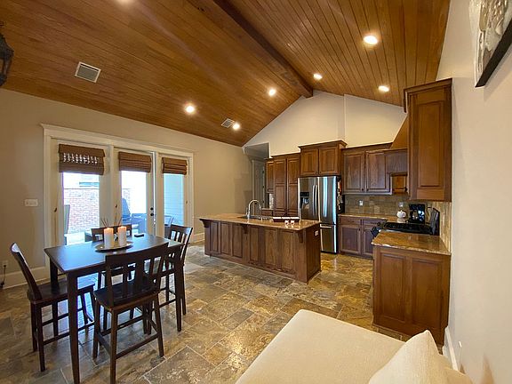 4th image of 109 Ocean Cliff Ln