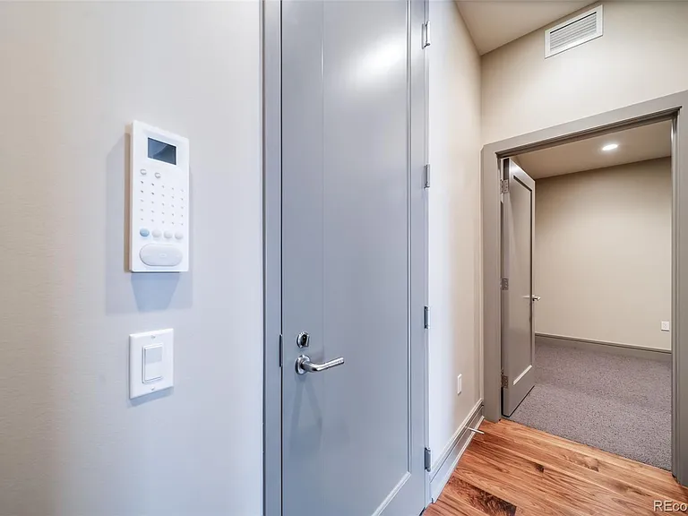 100 Detroit St #403 — Photo 32