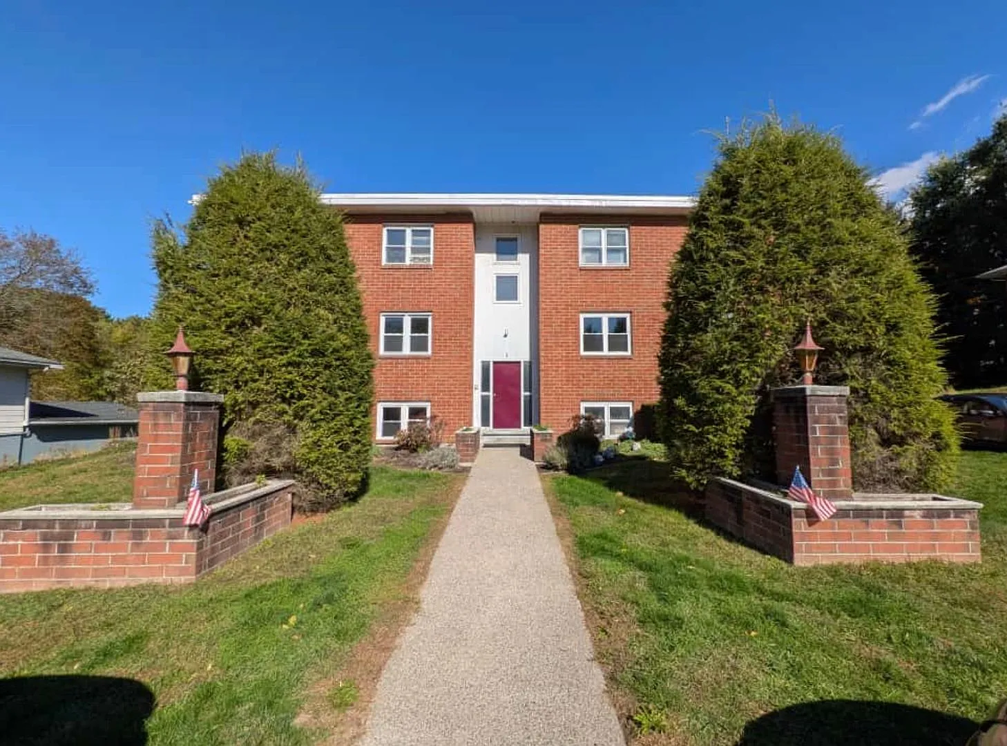 3 Andrews Dr — Photo 2