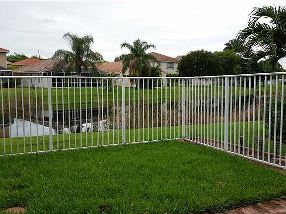 2nd image of 6249 Willoughby Cir